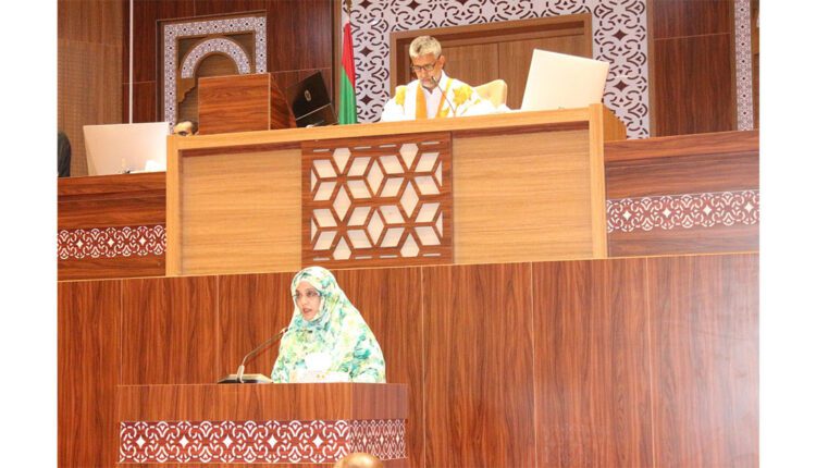 وزيرة التربية: التلاميذ في  برنامج “أخوة”   يحصلون على 39 الف اوقية كمنحة شهرية