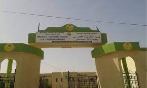 طلبة الدكتواره المسجلون بالجزائر يناشدون السلطات سرعة إكمال إجراءاتهم (بيان)