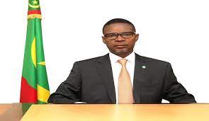 الوزير الأول يلتقي الوزراء الجدد ويحثهم على الانفتاح والقرب من المواطنين 