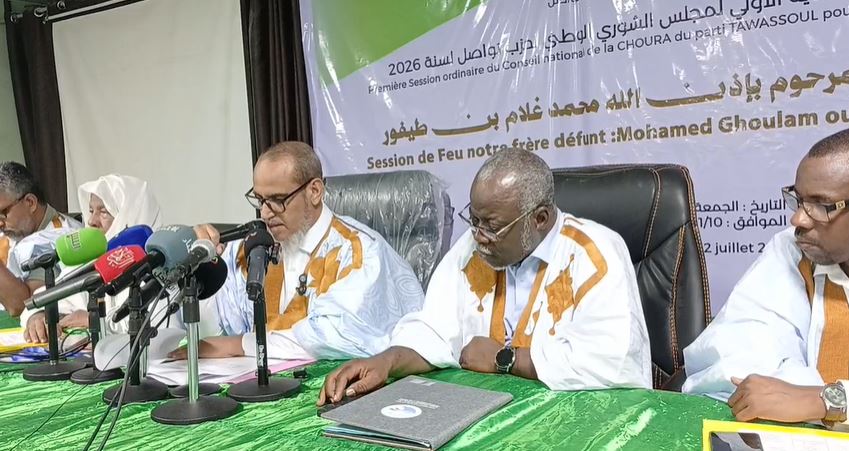 رئيس تواصل يدعو إلى الحوار مع رفض المساس بالمواد المحصنة