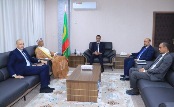 موريتانيا تبحث مع سلطنة عُمان التعاون في مجال الشؤون الإسلامية
