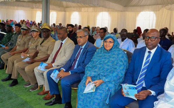 موريتانيا تدشن مشروعا للإنارة بالطاقة الشمسية في أحد أحياء نواكشوط