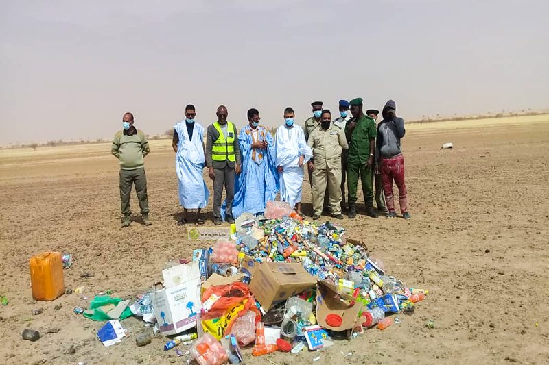تمبدغة: الحاكم يشرف على إتلاف أكثر من طنين من المواد منتهية الصلاحية 