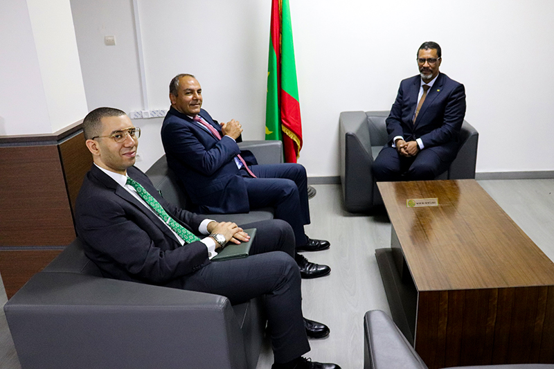 وزير التجهيز والنقل يبحث مجالات التعاون المشترك مع السفير المصري