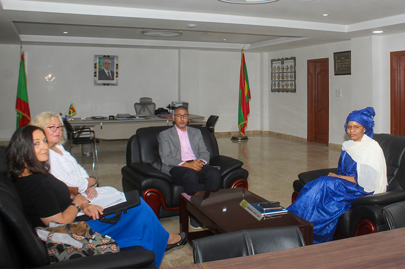 وزيرة البيئة تلتقي بعثة من منظمة الرفق بالحيوان البريطانية