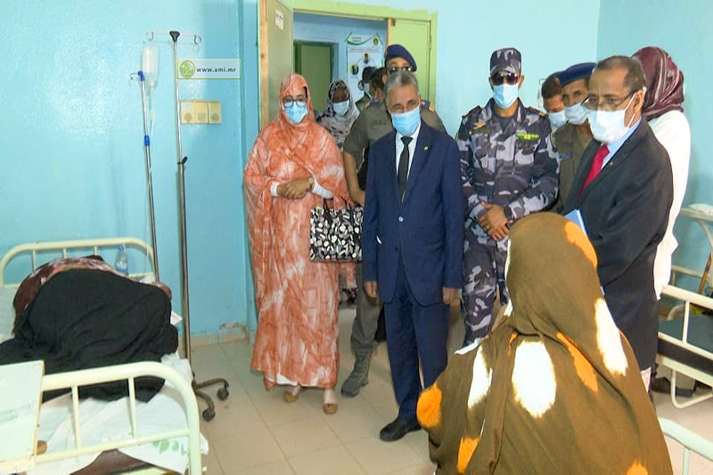 والي انواذيبو يتفقد سير العمل بالمستشفى الجهوي بالمدينة 