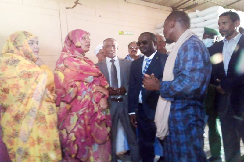 وفد حكومي يحث على الشفافية في عملية توزيع الأعلاف ببوتلميت