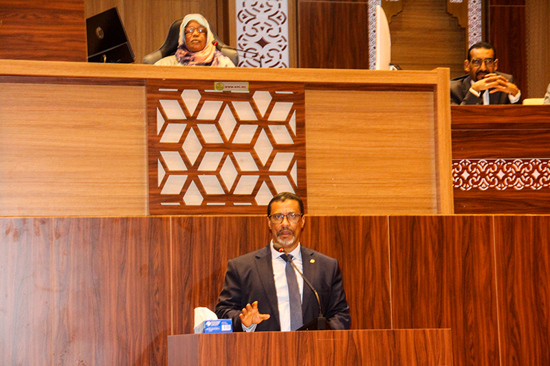 وزير التجهيز والنقل المختار أحمد يدالي،