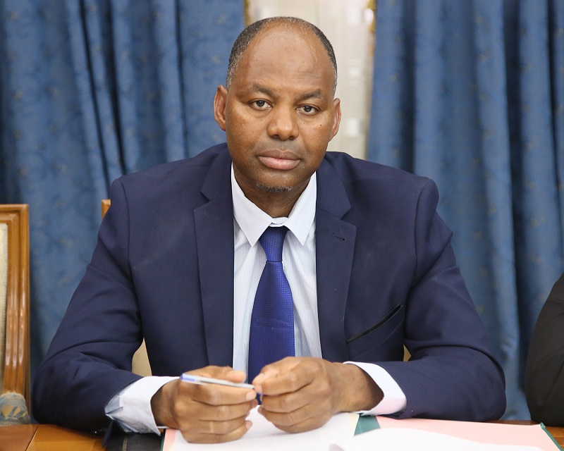 وزير والتكوين المهني، السيد الطالب ولد سيد احمد