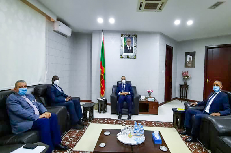 مباحثات بين وزير الخارجية و الأمين العام لمجمع الفقه الإسلامي الدولي