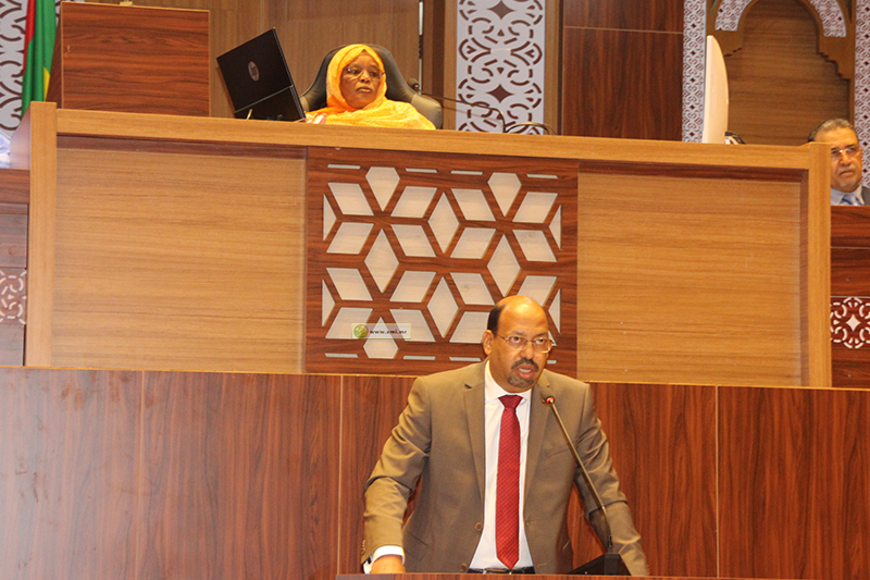 وزير الوظيفة العمومية والعمل محمد ولد عبد الله ولد عثمان