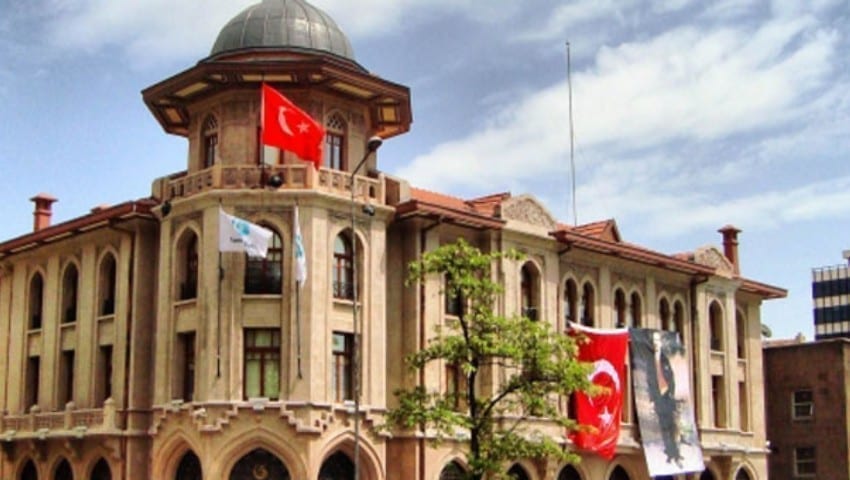 المقر التاريخي لمعهد يونس إمره في العاصمة التركية أنقرة
