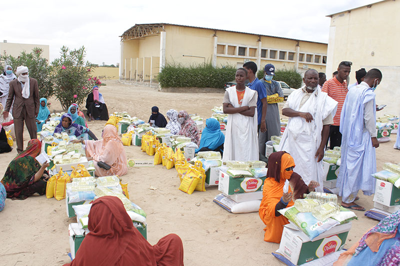 هيئة العلماء الموريتانيين تتبرع بمعدات طبية وأفرشه للمساجد