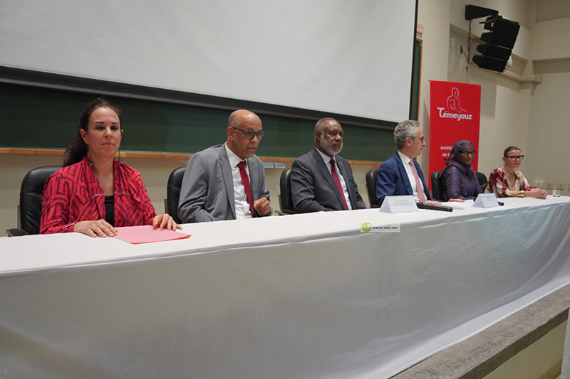 الوكالة الفرنسية للتنمية تمول معرضا للصور حول صحة الأم والطفل