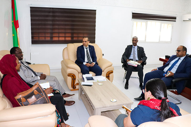 مباحثات بين مفوض حقوق الإنسان ورئيس بعثة وكالة الأمم المتحدة للهجرة