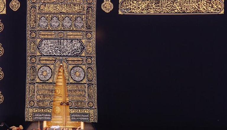 120 كيلو ذهب.. الإعلان عن موعد استبدال كسوة الكعبة