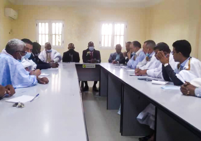 آدرار: الوالي يدعو المنتخبين إلى تحسين الظروف المعيشية للسكان 