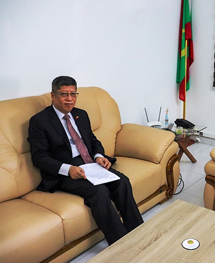 السفير الصيني المعتمد لدى موريتانيا  لي بايجين،