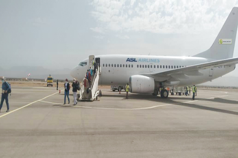 أطار: فوج سياحي من (69) فردا يصل مطار المدينة 