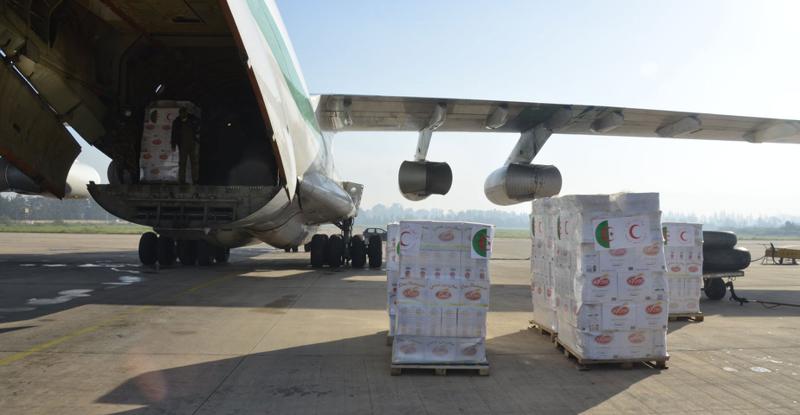 الجزائر ترسل شحنة ثالثة من المساعدات إلى مالي