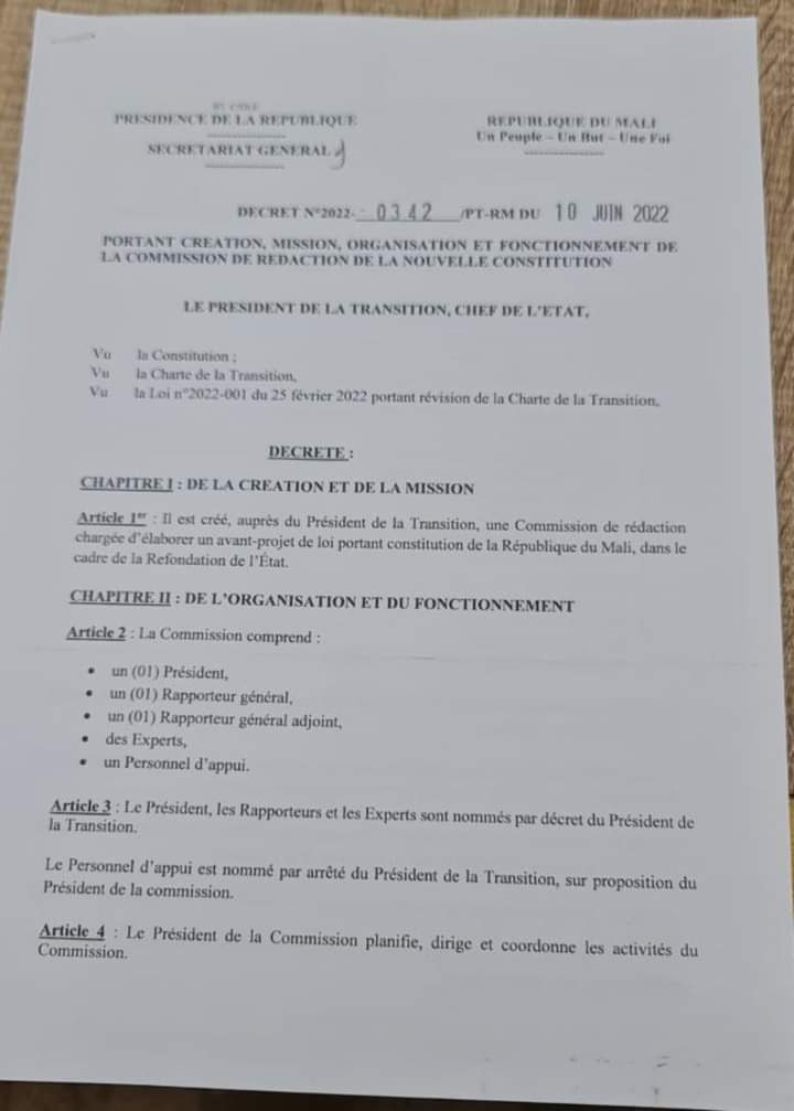 المجلس العسكري في مالي يصدر رسوما بكتابة مشروع دستورلبلاد خلال شهرين