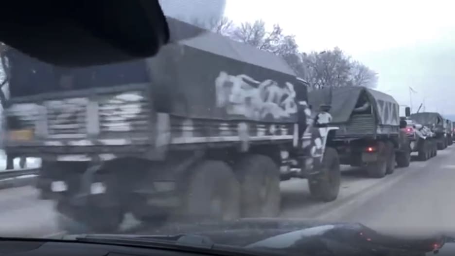 الأقمار الصناعية ترصد تحرك آليات عسكرية روسية في اتجاه "كييف"