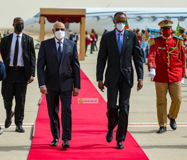 غزواني على رأس مستقبلي الرئيس الروندي بمطار أم التونسي 