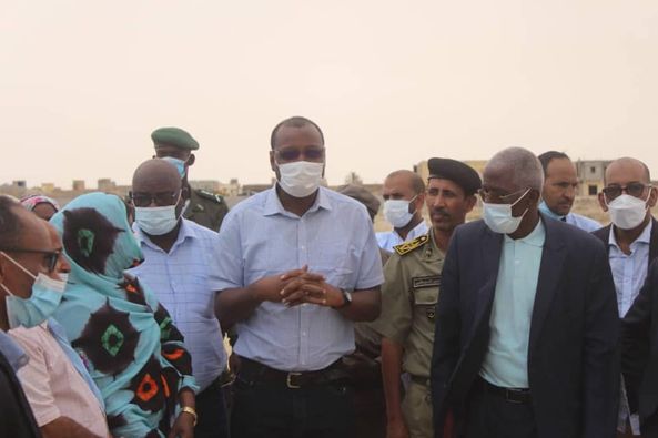 وزير الاسكان والعمران والاستصلاح الترابي السيد سيد احمد ولد محمد،