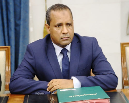 عودة وزير التجهيز والنقل إلى نواكشوط قادما من الكويت والإمارات