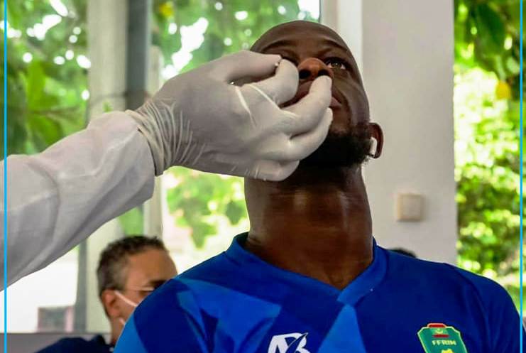 الاتحاد الإفريقي يجري اختبارا ثانيا لكورونا لكامل بعثة المنتخب الوطني 