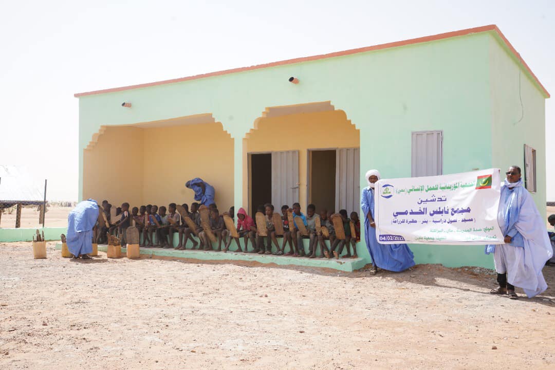 نائب مقاطعة الآك يدشن مرافق خدمية لصالح إحدى القرى 