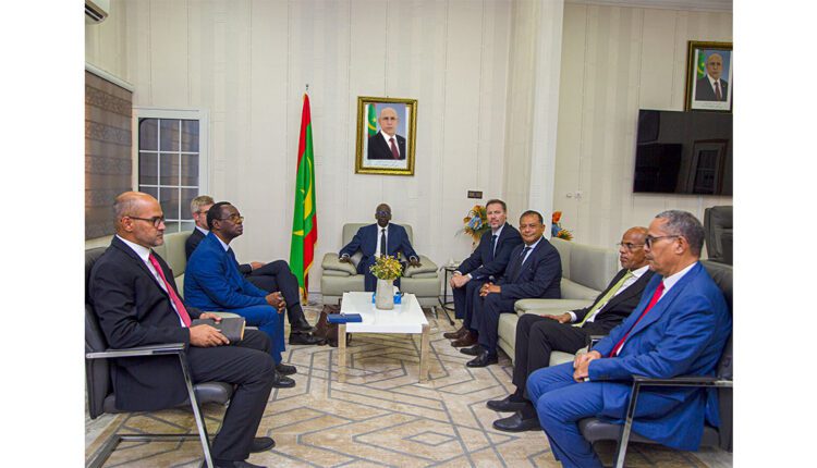 وزير المالية يستقبل وفدا من مجموعة “تيليوم”