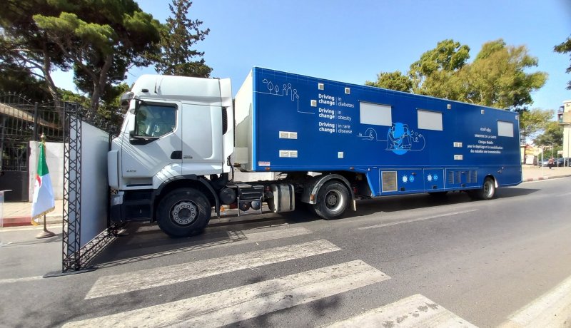 لأول مرة في الجزائر.. عيادات متنقلة تعمل بنظام الطاقة الشمسية