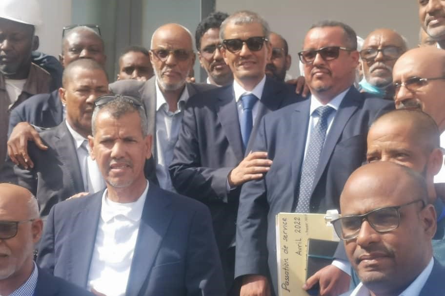 تبادل المهام بين المديرين السابق والجديد لميناء الصداقة 