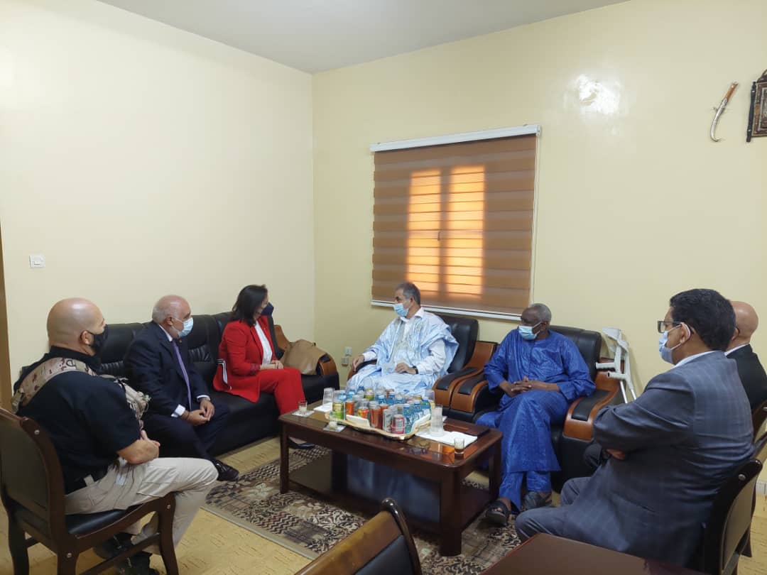 عمدة أنواذيبو يبحث سبل التعاون مع وفد إسباني رفيع المستوى