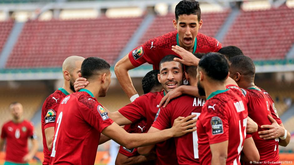 المغرب يعبر جزر القمر بثنائية ويتأهل إلى ثمن النهائي