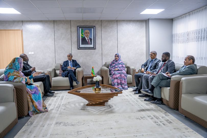 وزيرة التربية تجري مباحثات مع منسق مشروع تمكين المرأة والعائد الديمغرافي في الساحل