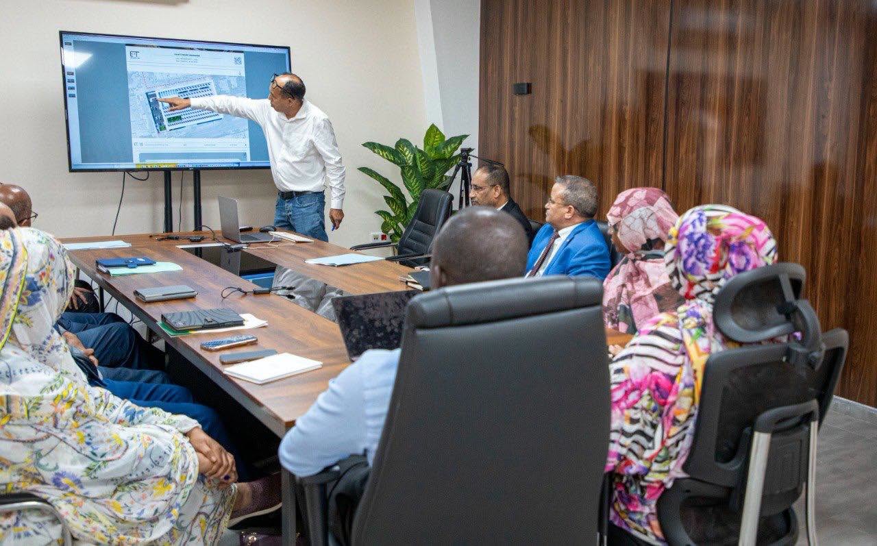 مديرو المؤسسات الاستشفائية يبحثون مع وزير الصحة المشاريع الصحية المبرمجة