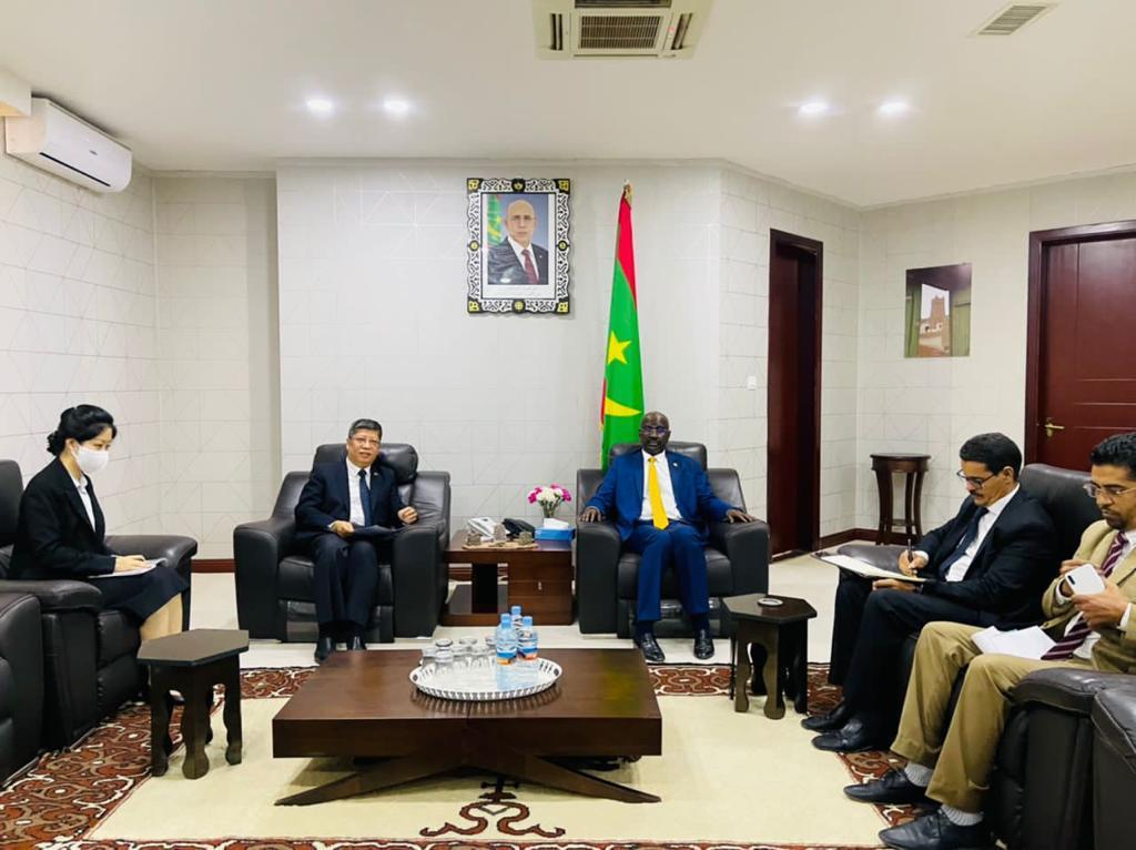 وزير الخارجية يبحث علاقات التعاون مع سفراء أمريكا والصين والسنغال