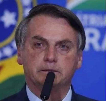 الصورة لرئيس البرازيل يذرف الدموع بسبب الوضع المخيف في بلاده.