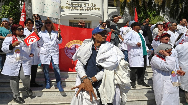 إضراب جديد لأطباء تونس غداً للمطالبة بتحسين أوضاعهم المهنية