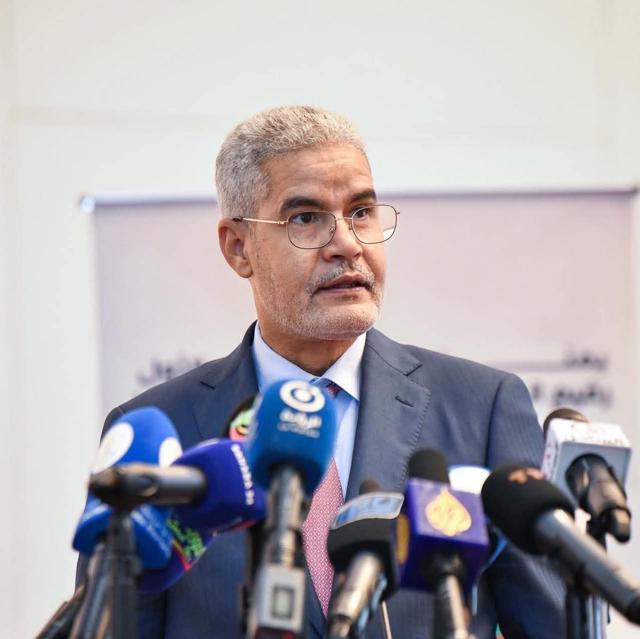 حتى لا تضيع البوصلة.. الوزير سيدي أحمد ولد ابوه يهاجم تدوينة الوزير الأول(تدوينة)