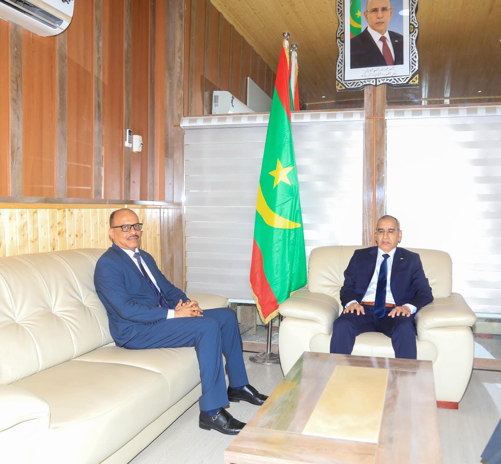 وزير الداخلية يتقبل القائم بالأعمال في سفارة السودان