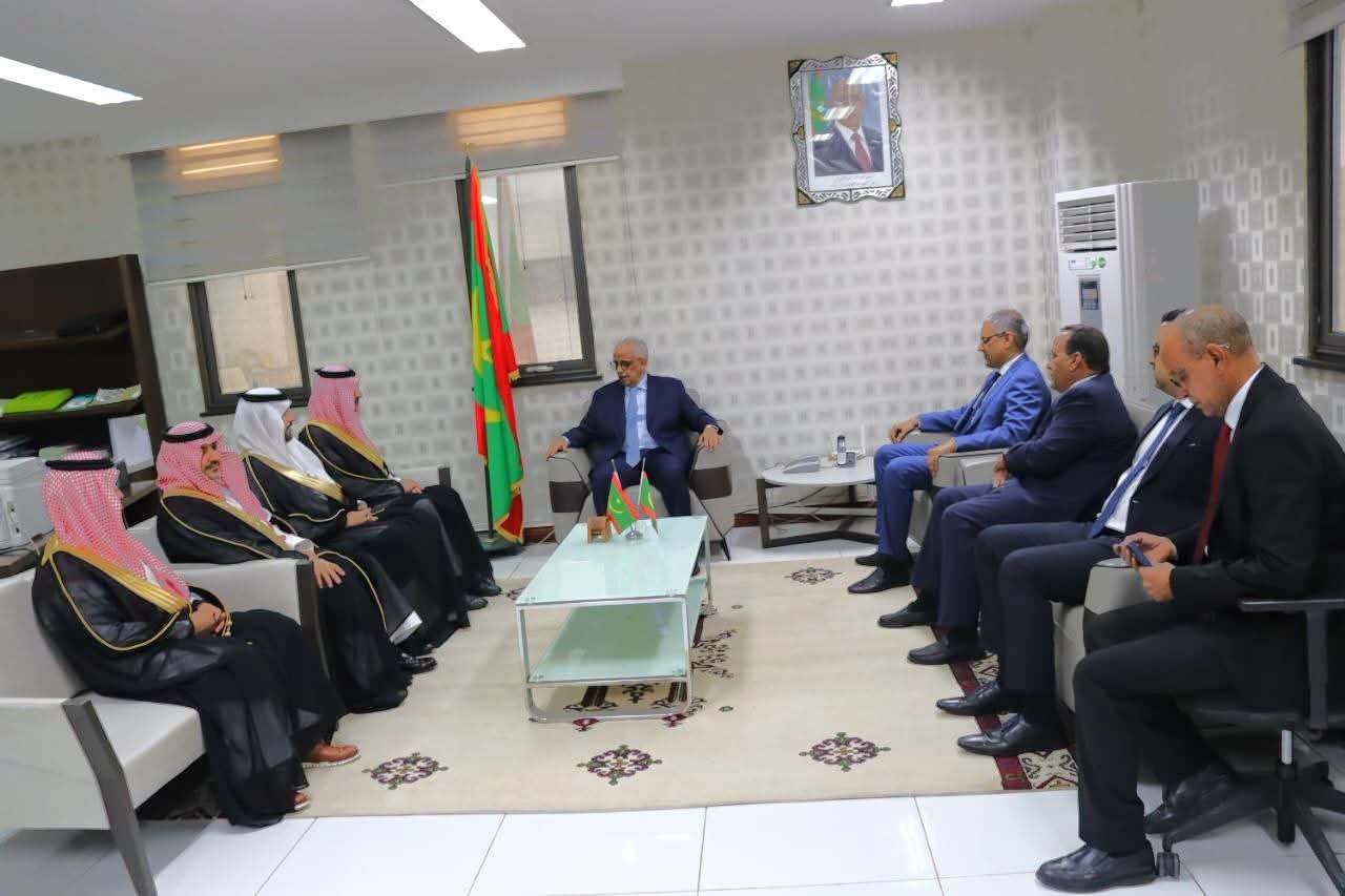 وزير الاقتصاد يبحث سبل تعزيز التعاون مع الرئيس التنفيذي للصندوق السعودي للتنمية