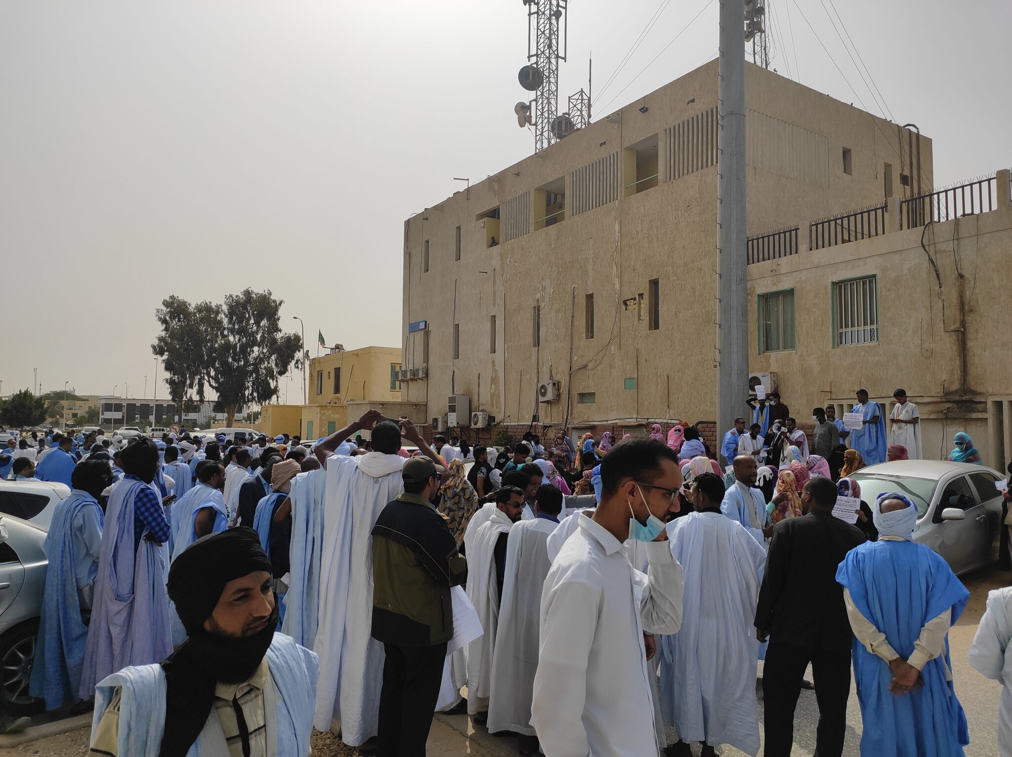 في ثالث أيام الاضراب المدرسون ينقلون احتجاجاتهم إلى مقر وزارة التهذيب