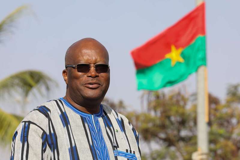 الحكومة البوركنابية تفرج عن الرئيس المطاح به روك مارك 