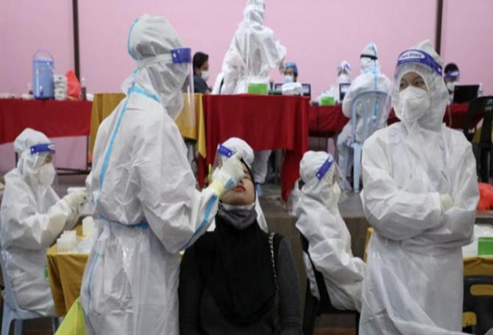 الجزائر تسجل 15 وفاة و413 إصابة جديدة بفيروس كورونا