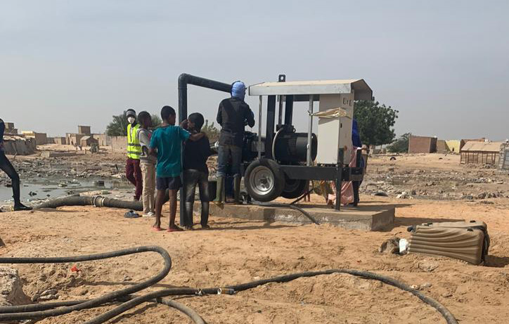 عمدة دار النعيم يعلن أحياء بالبلدية منكوبة بسبب مياه الصرف الصحي