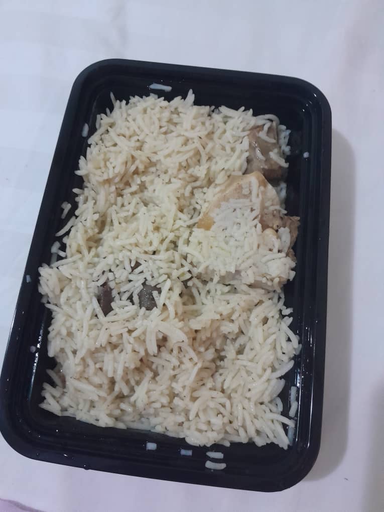 وجبة غداء لحاج