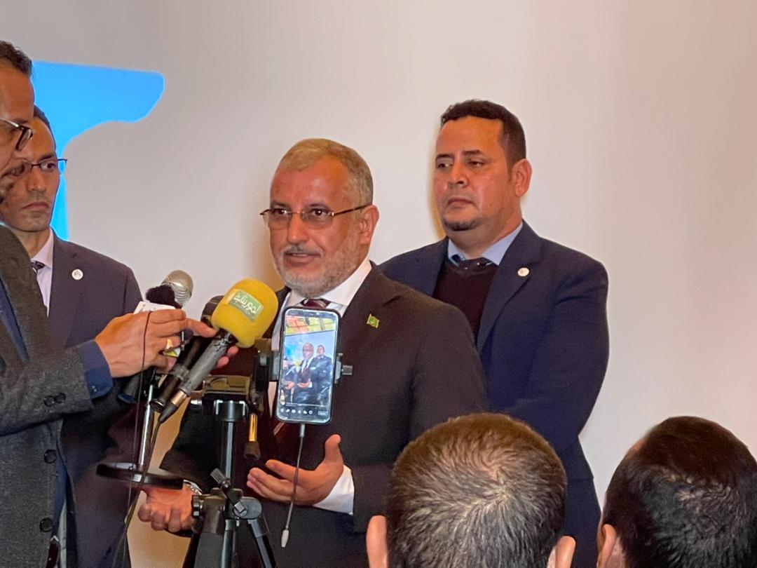 رئيس المنطقة الحرة يؤكد الحاجة لوجود ميناء توزيع دولي لموريتانيا   